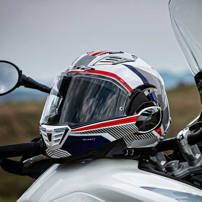 LS2 FF900 Valiant II Revo WRB