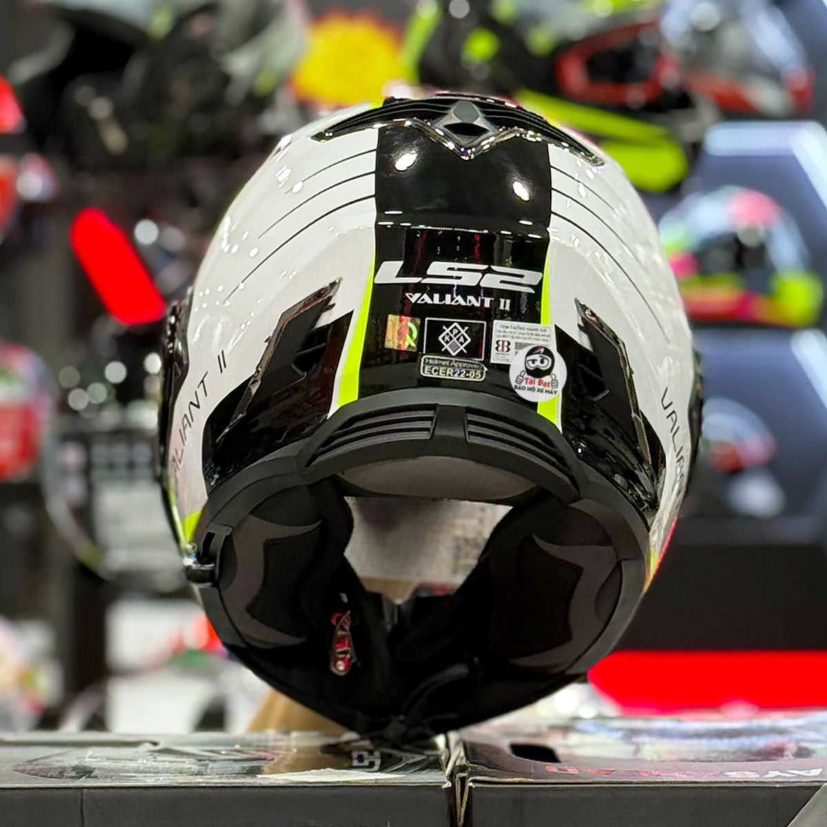 LS2 Valiant II Codex Trắng Đen FF900