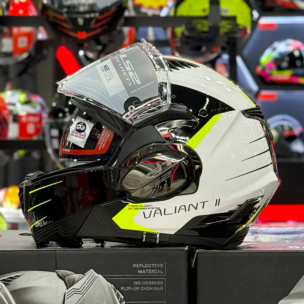 LS2 Valiant II Codex Trắng Đen FF900