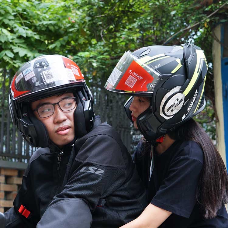 Nên mua mũ LS2 lật hàm ở đâu?