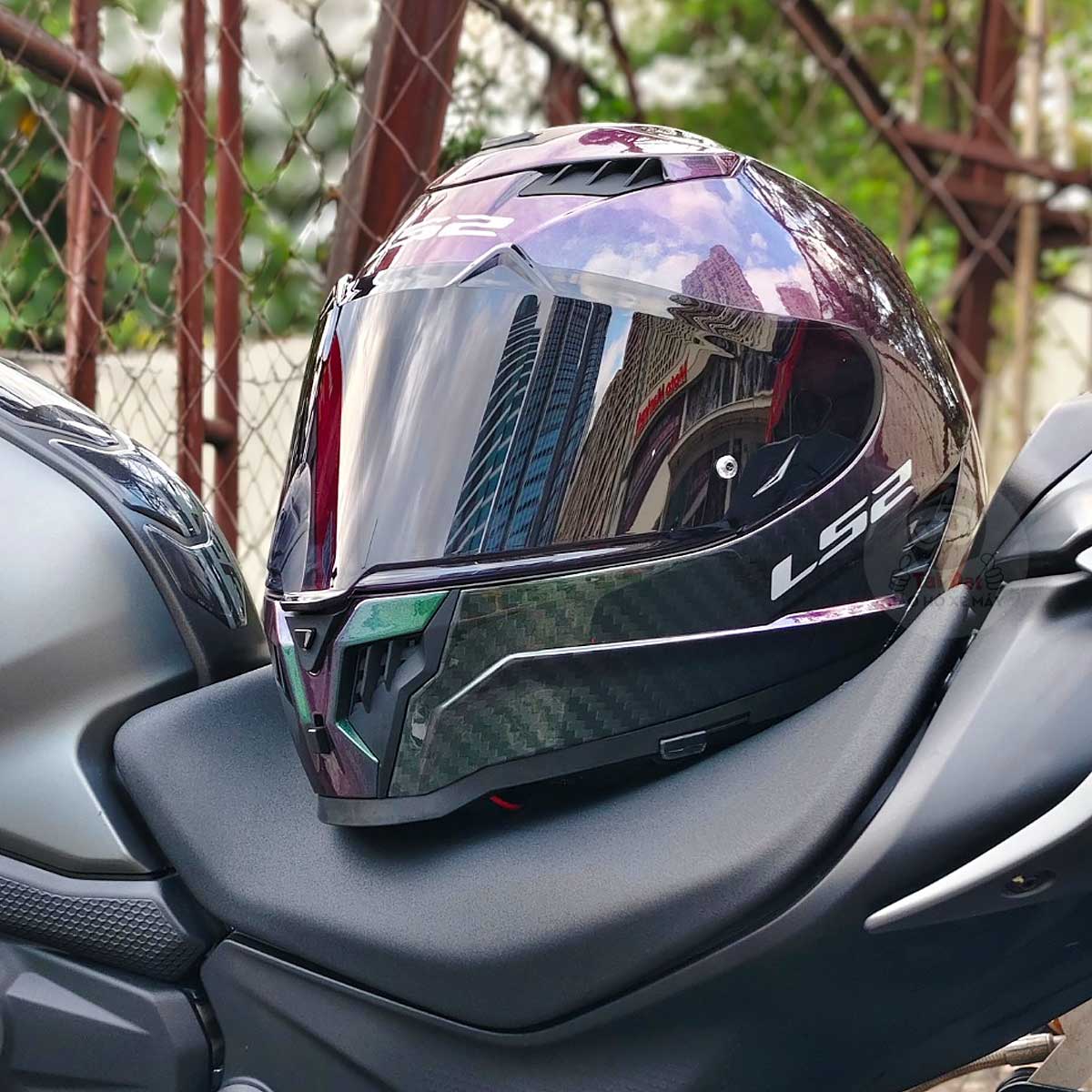 LS2 Dragon FF807 Carbon Chameleon