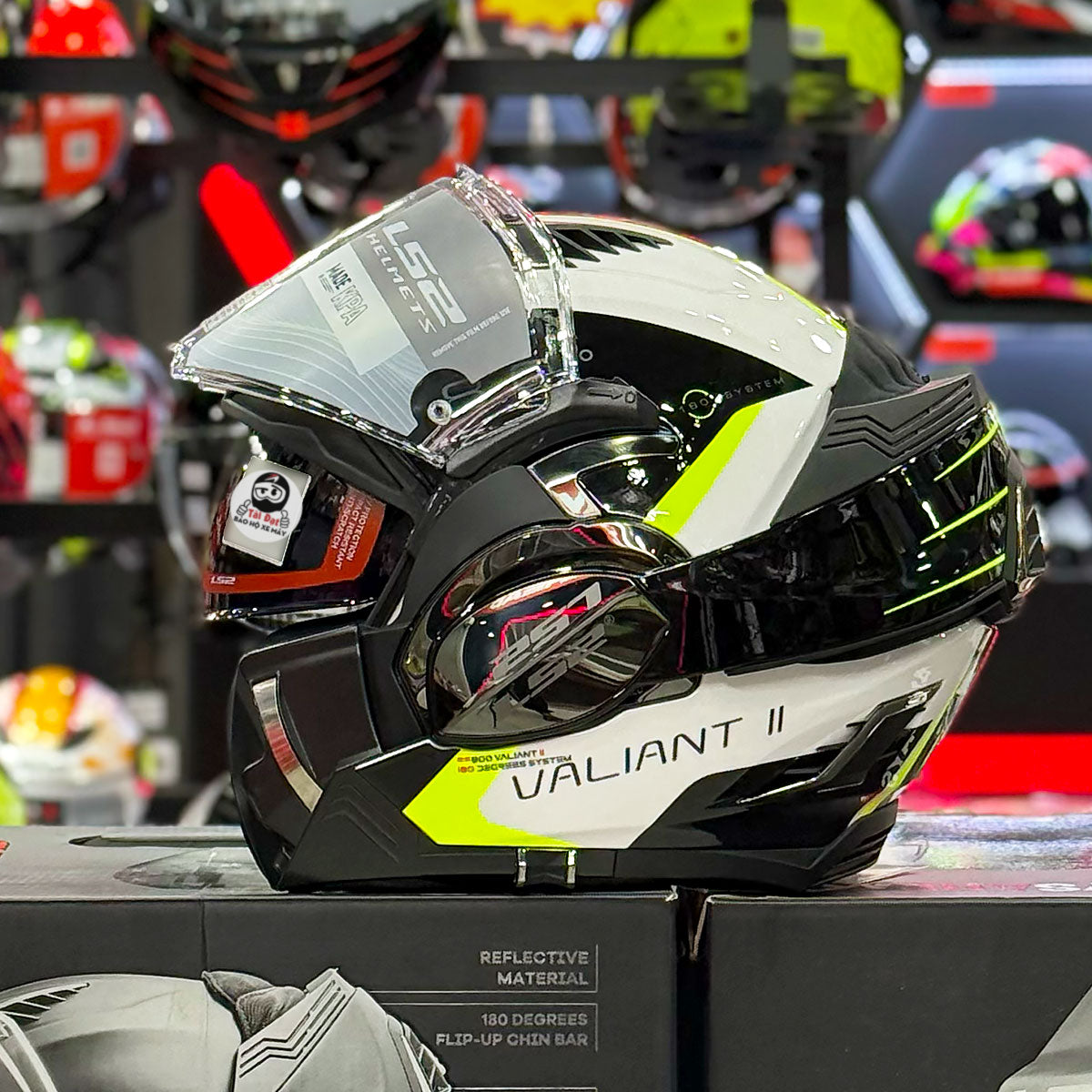 LS2 Valiant II Codex Trắng Đen FF900