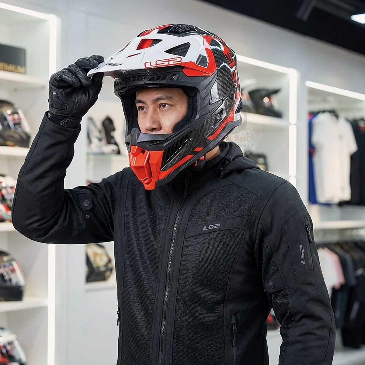 LS2 Mx703 X-Force Carbon Victory Trắng Đỏ